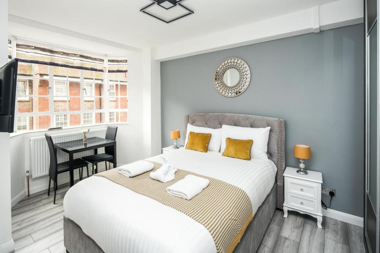 New Sleek Modern Studio In The Heart Of Chelsea Apartment